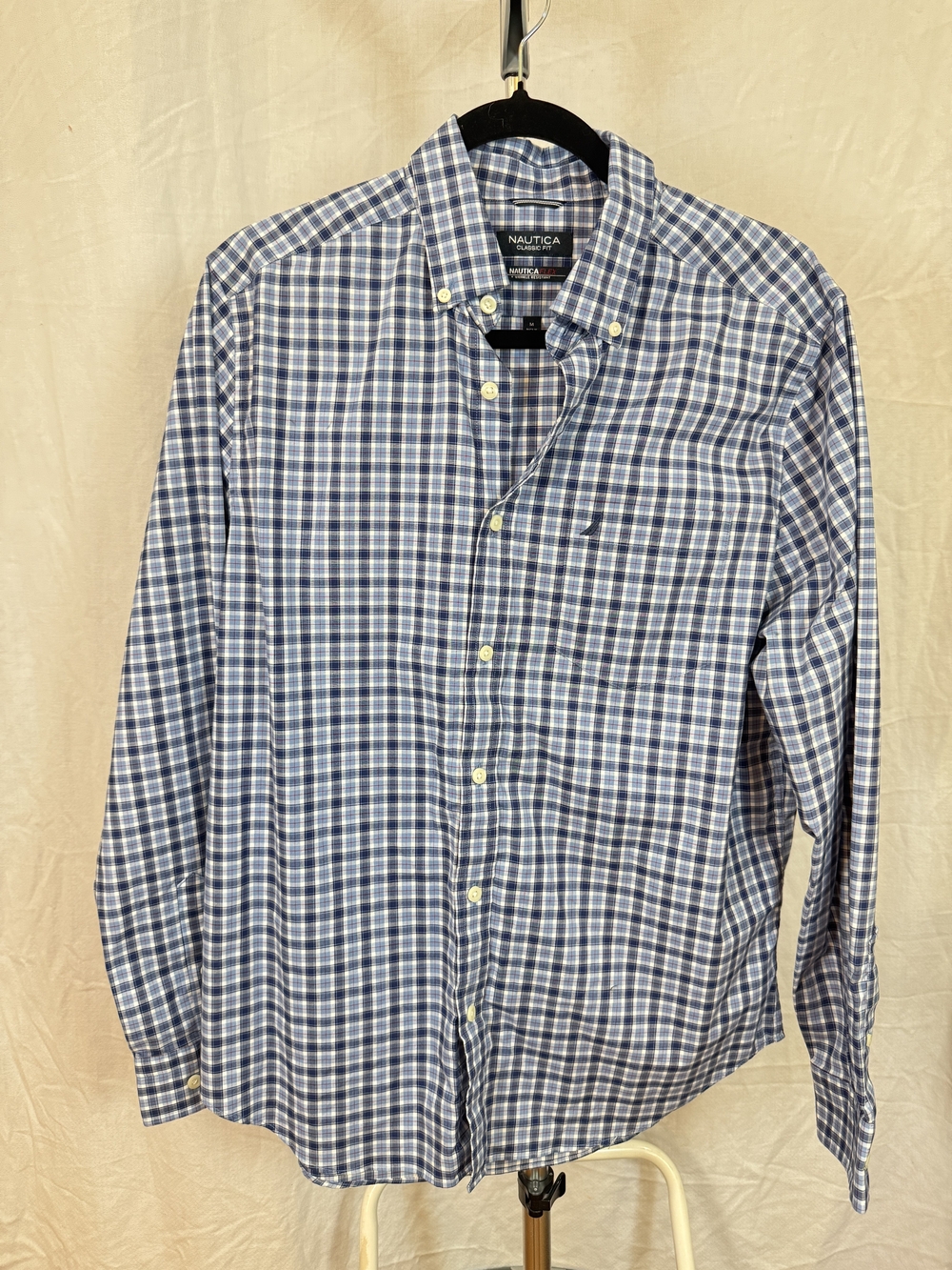 Nautica Blue and White Check Plaid  Button-Down Shirt sz Medium